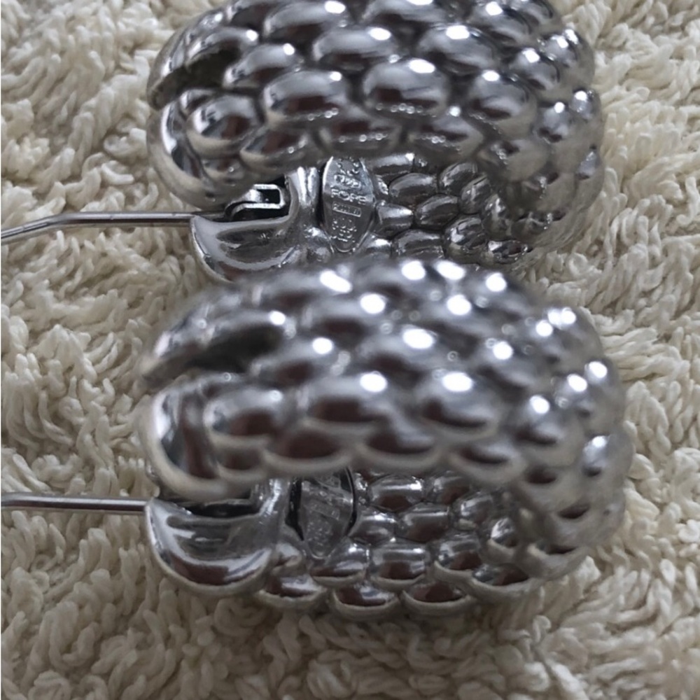 Chic Textured Fope white gold earrings - Picture 4 of 7